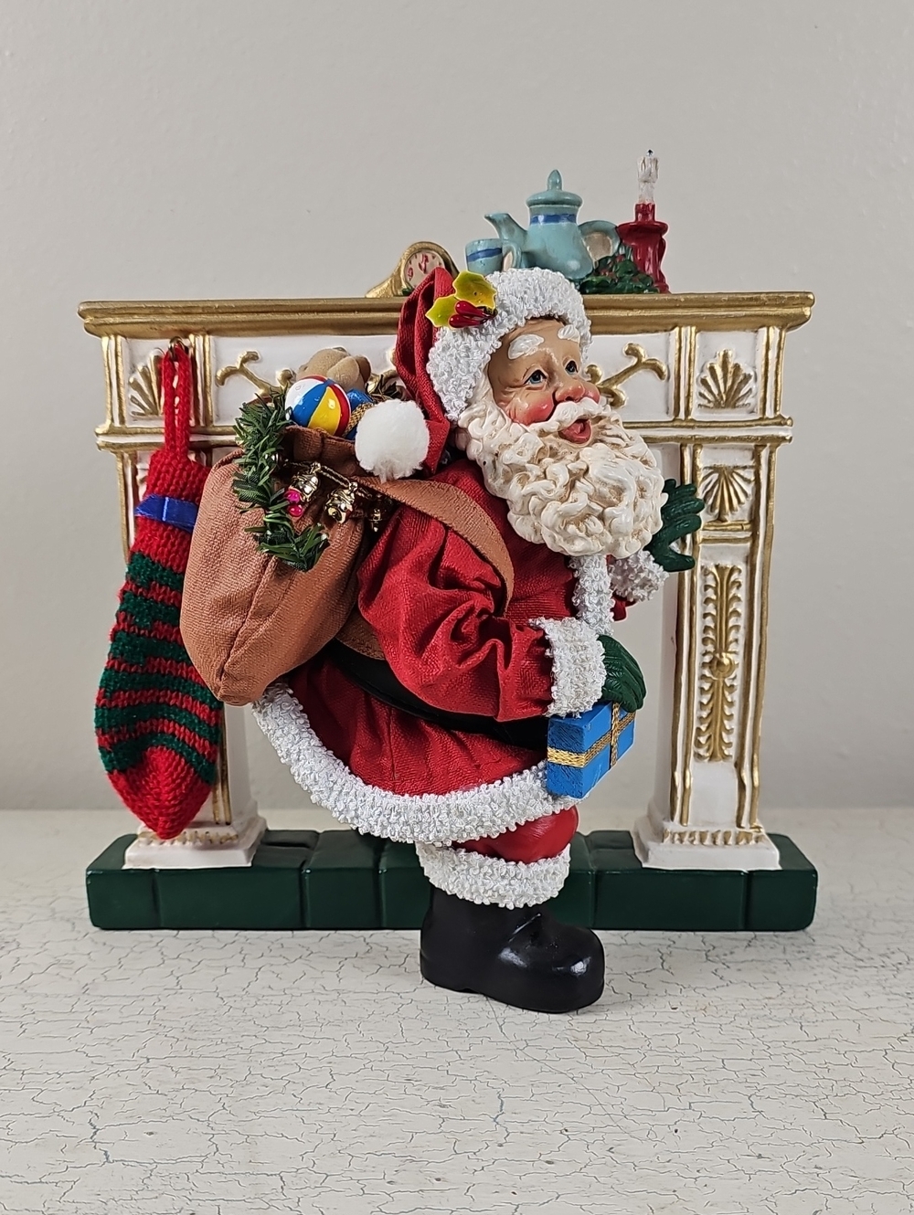 🎅 Vintage 1997 Clothtiques Possible Dreams Santa Down The Chimney He Came